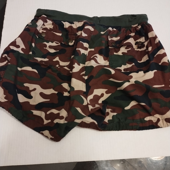 Helium wm camouflage burgundy green and beige utility drawstring shorts size XL - Picture 8 of 12